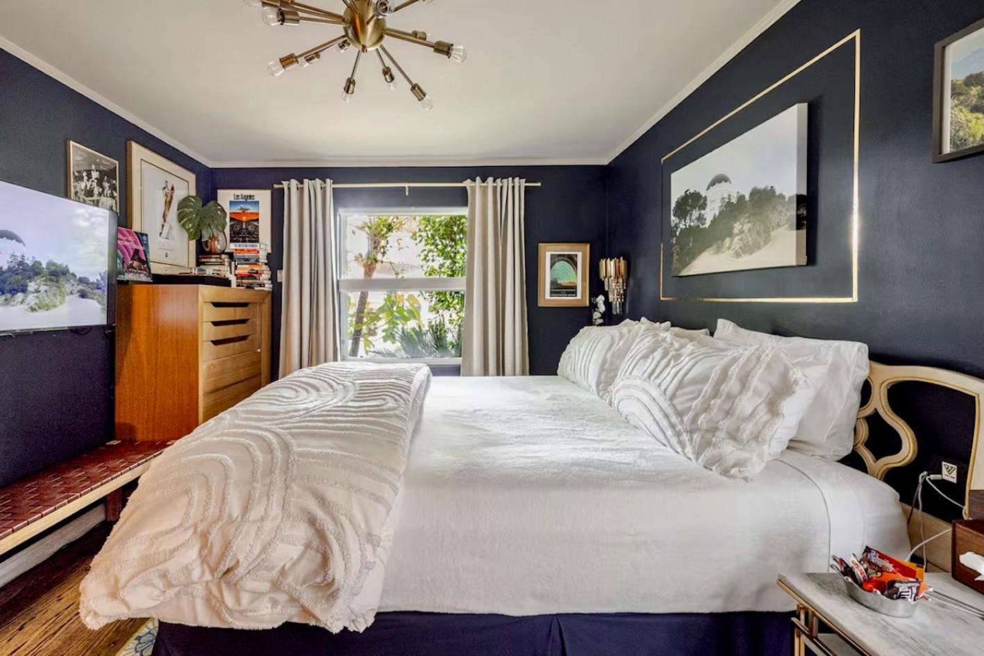 The Vine - Cal King - Private Entrance * Los Angeles